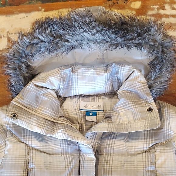 Columbia Omni-Shield Puffer Jacket Fur Lined Hood Light Grey Plaid GUC Size S - Picture 3 of 9